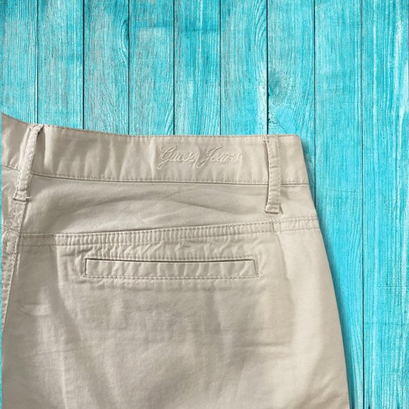 GUESS Shorts with Embroidery and Zip Pockets. Cream - Size 28 - Picture 3 of 4